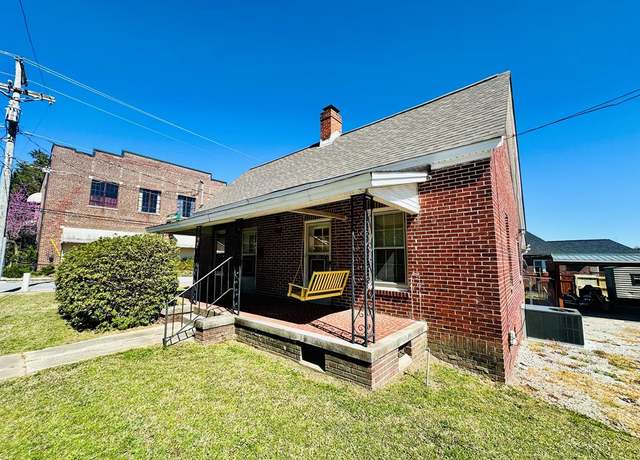 Property at 303 Jackson Ave, Greenwood, SC 29646, 2 beds, 1 bath