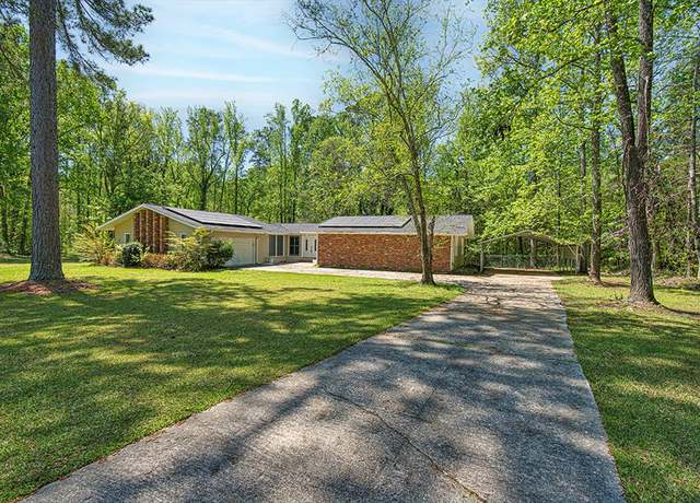 Property at 120 Devon Ct, Greenwood, SC 29649, 3 beds, 2 baths