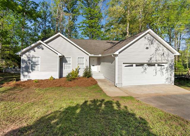 Property at 113 Greenbriar Rd, Greenwood, SC 29649, 3 beds, 2 baths