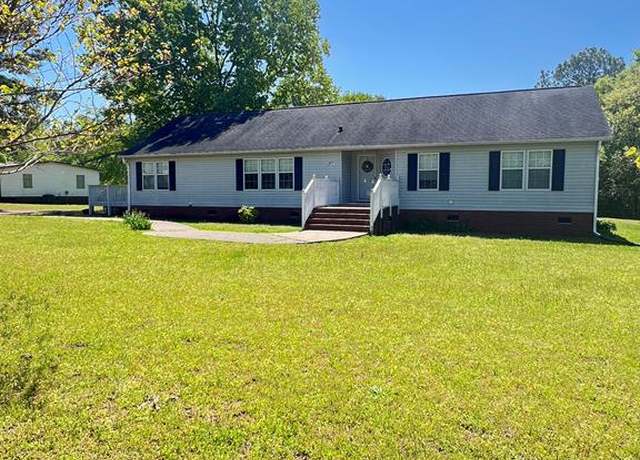 Property at 217 Suburban Dr, Greenwood, SC 29646, 3 beds, 2 baths