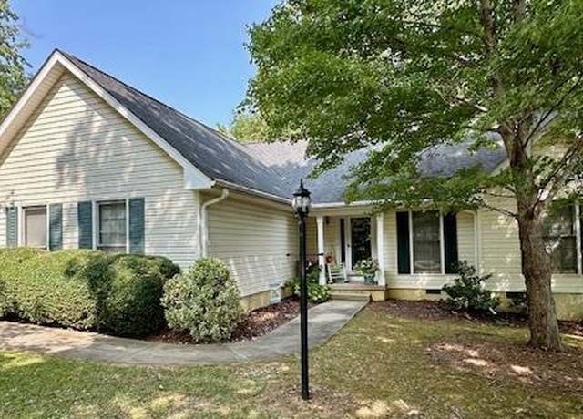 Property at 108 Oak Ridge Dr, Greenwood, SC 29649, 3 beds, 2 baths