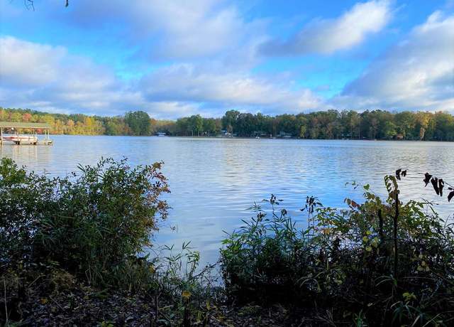 Property at 1002 Eagles Harbor Dr, Hodges, SC 29653