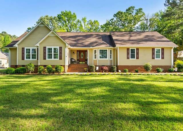 Property at 202 Pucketts Pointe Rd, Greenwood, SC 29649, 3 beds, 3 baths