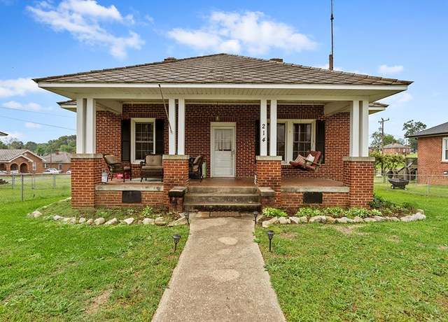 Property at 214 Lowell St, Ninety Six, SC 29666, 3 beds, 1 bath