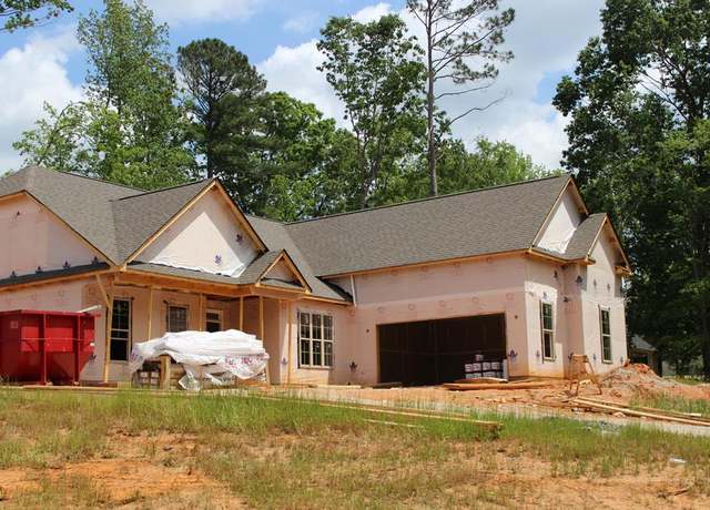 Property at 1103 Hunters Creek Blvd, Greenwood, SC 26949, 5 beds, 3 baths