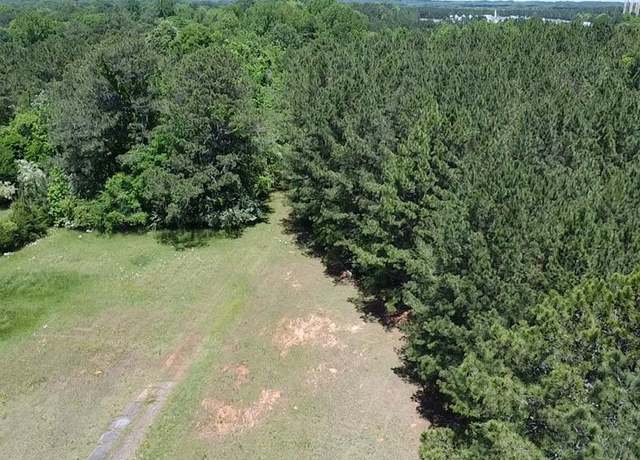 Property at 821 Greenwood St St E, Abbeville, SC 29620