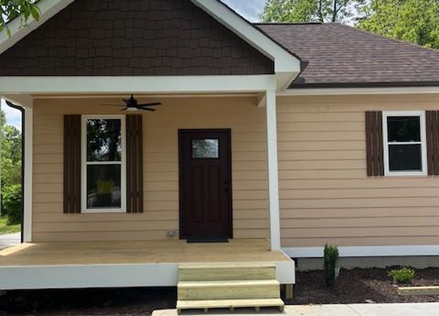 Property at 628 Edgefield St, Greenwood, SC 29646, 3 beds, 2 baths