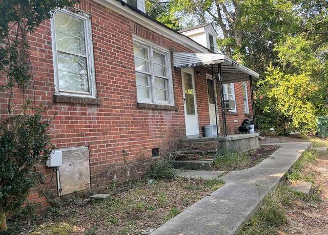 Property at 112 S Hospital St, Greenwood, SC 29646, 4 beds, 2 baths