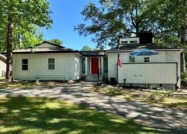 Property at 104 Chestnut Rdg, Greenwood, SC 29649, 3 beds, 2 baths