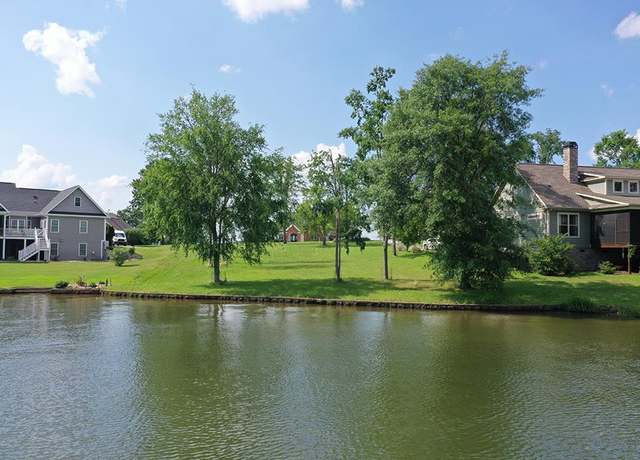 Property at 128 Gardenia Dr, Ninety Six, SC 29666