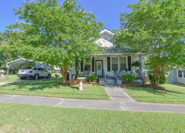 Property at 102 Langley St, Abbeville, SC 29620, 2 beds, 1.5 baths
