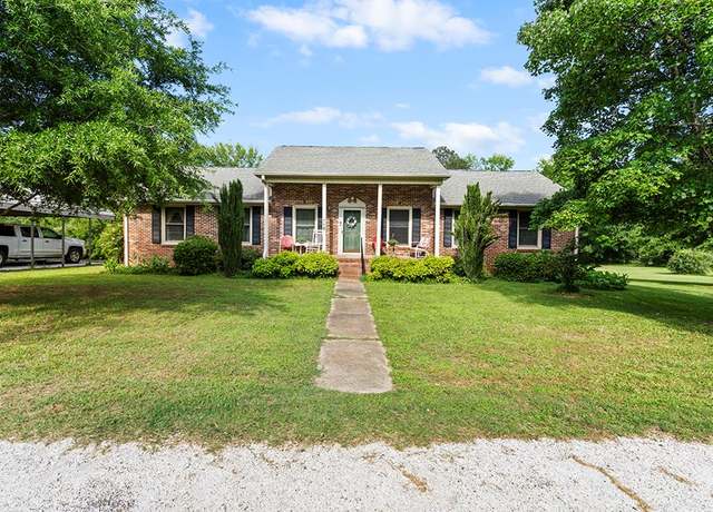 Property at 119 Meadowview Ln, Greenwood, SC 29646, 3 beds, 2 baths