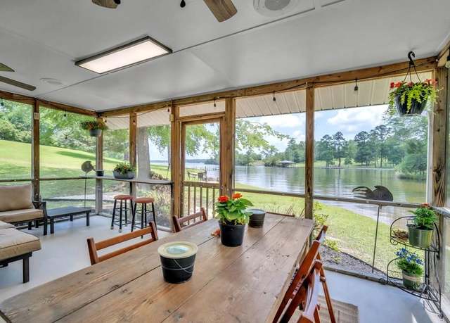 Property at 222 Summer Pl S, Ninety Six, SC 29666, 1 bed, 1 bath