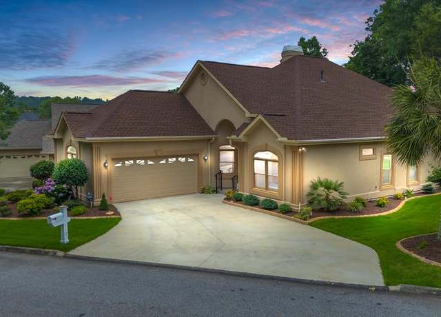 Property at 112 Wexford Pl, Greenwood, SC 29649, 3 beds, 2.5 baths