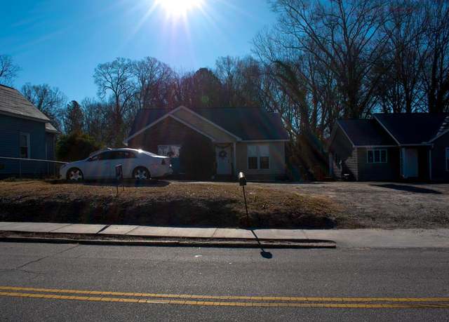 Property at 519 Maxwell Ave, Greenwood, SC 29646, 3 beds, 2 baths