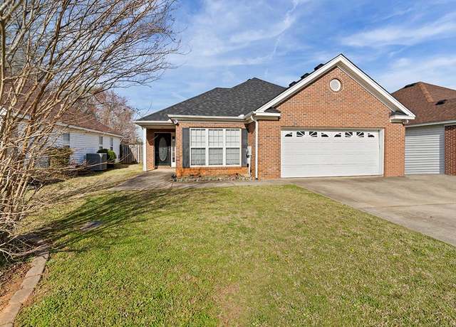 Property at 116 Pin Oak Dr, Greenwood, SC 29649, 3 beds, 2 baths