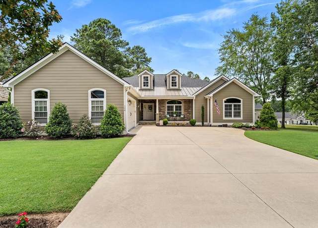 Property at 104 E Gunnery Ct, Ninety Six, SC 29666, 4 beds, 3 baths