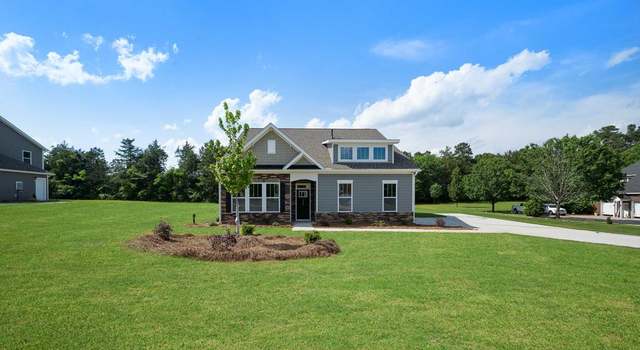 Photo of 290 Oakmonte Cir, Greenwood, SC 29649