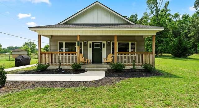 Photo of 200 Dixon St, Clinton, SC 29325