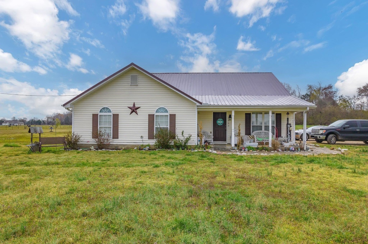 565 Morrison Ln, Whiteville, TN 38075