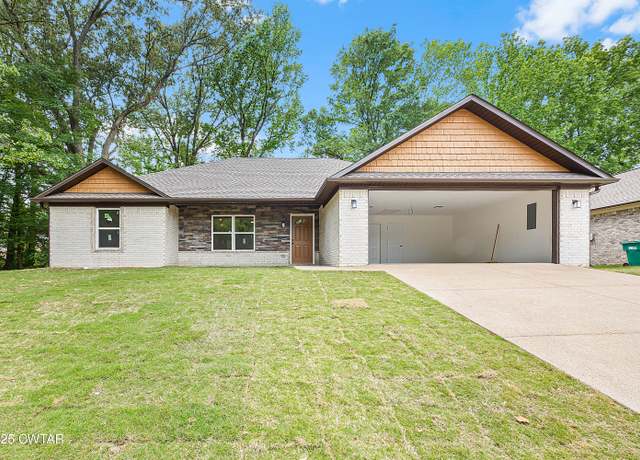 Property at 115 Greenvalley Dr, Jackson, TN 38305, 3 beds, 2 baths
