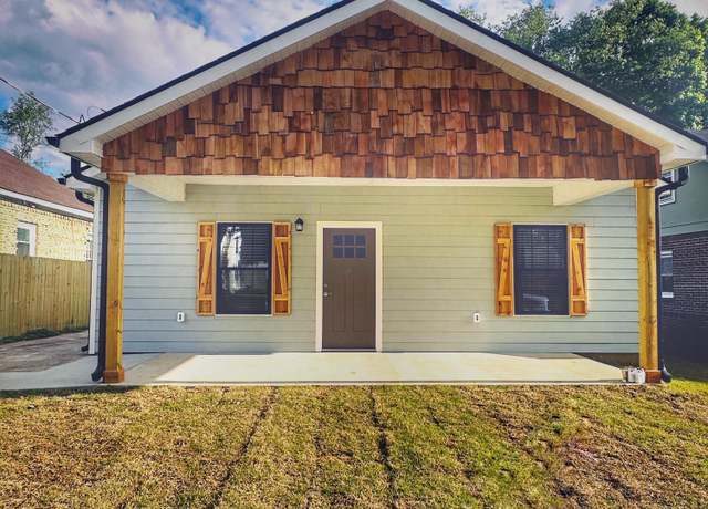 Property at 320 Walnut St, Jackson, TN 38301, 3 beds, 2 baths