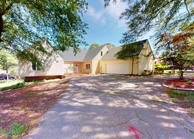 Property at 1040 Thorntree Dr, Dyersburg, TN 38024, 4 beds, 2 baths