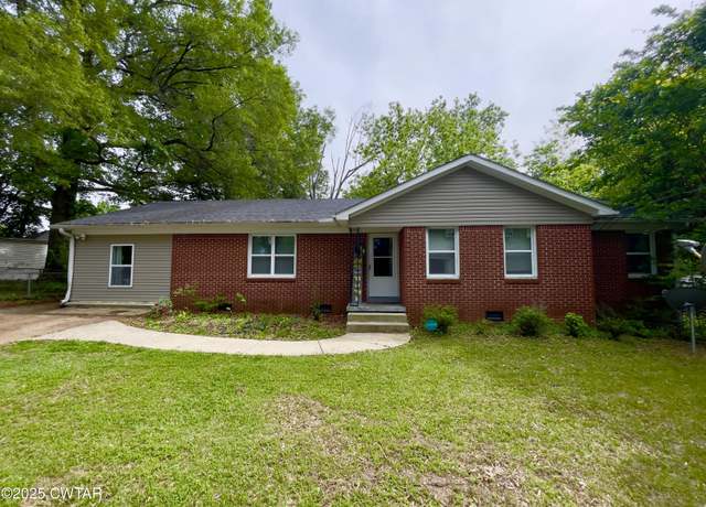 Property at 2710 Vine St, Humboldt, TN 38343, 5 beds, 2 baths