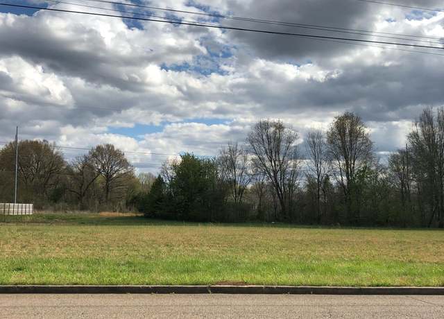 Property at 110 Volunteer Blvd, Jackson, TN 38305