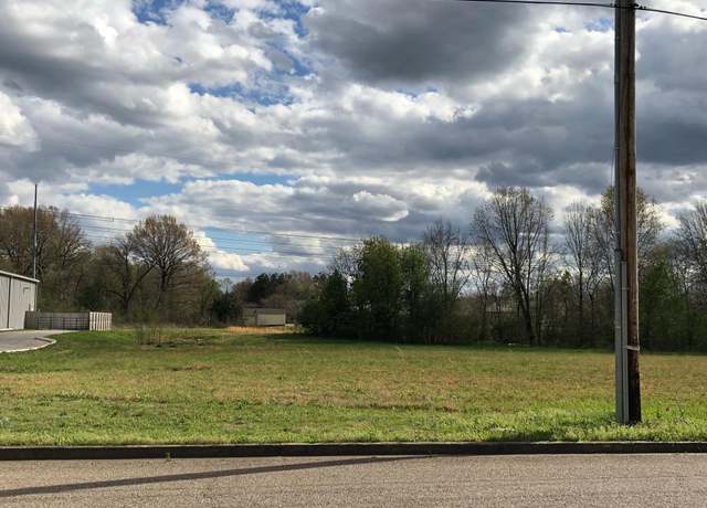 Property at 74 Volunteer Blvd, Jackson, TN 38305