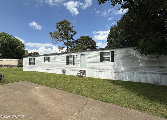 Property at 1243 Whitehall St, Jackson, TN 38301, 3 beds, 2 baths