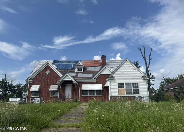 Property at 367 W Court Ave W, Selmer, TN 38375, 4 beds