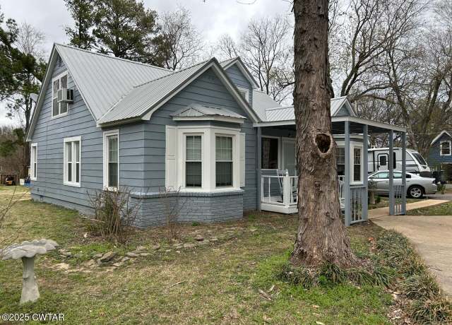 Property at 526 W Main St, Newbern, TN 38059, 3 beds, 2 baths
