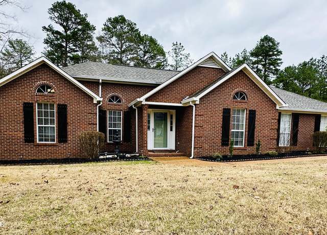 Property at 642 Magnolia Ln, Henderson, TN 38340, 3 beds, 2 baths
