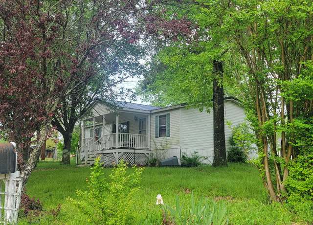 Property at 109 Durbin Ln, Parsons, TN 38363, 3 beds, 2 baths