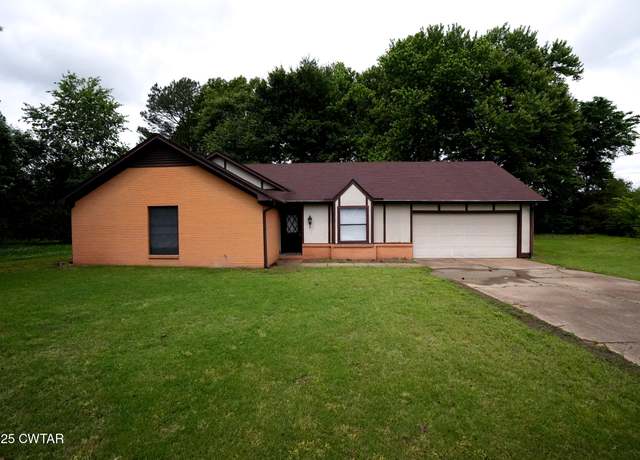Property at 51 Chatwood Cv, Jackson, TN 38305, 3 beds, 2 baths