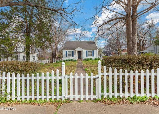 Property at 123 Fairmont Ave, Jackson, TN 38301, 3 beds, 2 baths