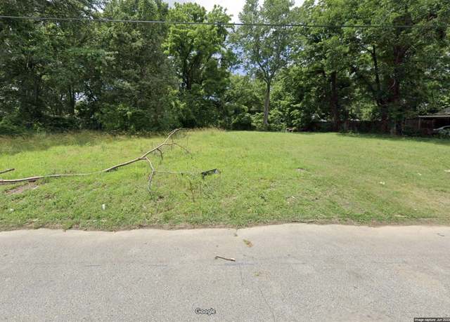 Property at 327 N Lindsey St, Jackson, TN 38301