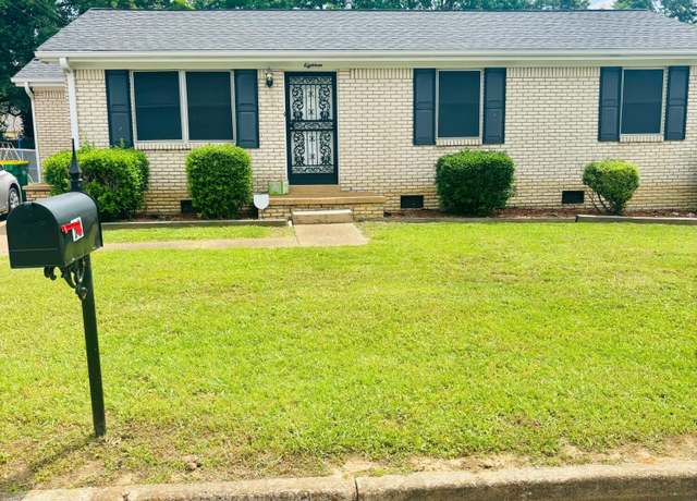 Property at 18 Charlotte Dr, Jackson, TN 38301, 3 beds, 1.5 baths