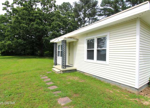 Property at 1139 S Main St, Lexington, TN 38351, 2 beds, 1 bath