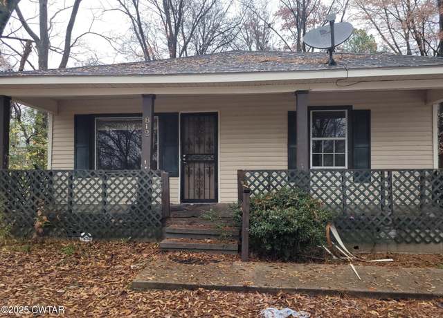 Property at 812 Tucker St, Dyersburg, TN 38024, 2 beds, 1 bath