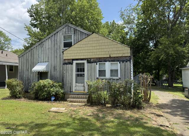 Property at 50 Webber St, Jackson, TN 38301, 2 beds, 1 bath