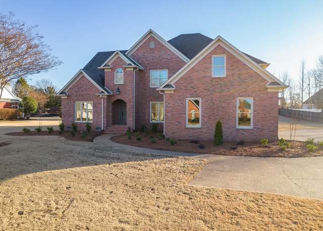 Property at 28 Crownpointe Cv, Jackson, TN 38305, 6 beds, 3.5 baths