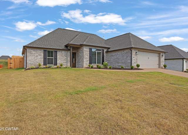Property at 459 Fairway Blvd, Jackson, TN 38305, 3 beds, 2 baths