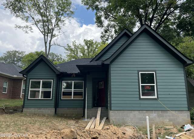 Property at 225 Linden St, Jackson, TN 38301, 3 beds, 2 baths