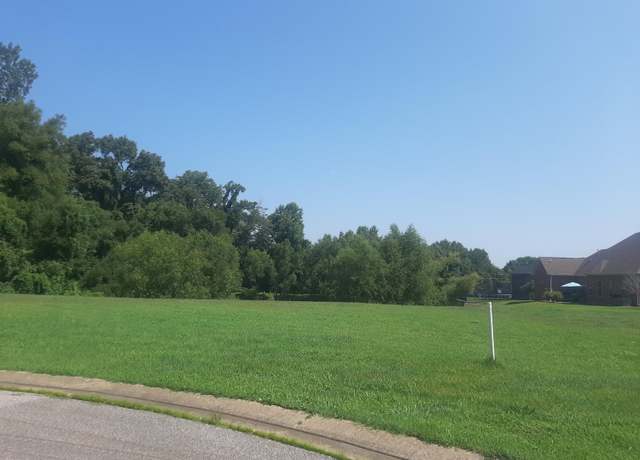 Property at 103 Westwood Cv, Dyersburg, TN 38024
