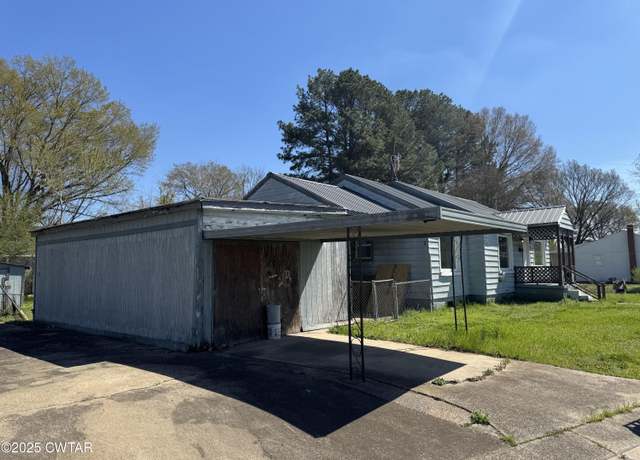 Property at 125 Clayton St, Jackson, TN 38301, 3 beds, 2 baths