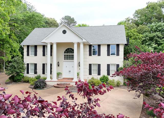 Property at 418 Eastern Shores Dr, Lexington, TN 38351, 5 beds, 3.5 baths