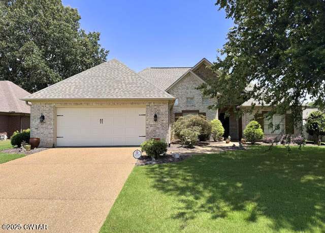 Property at 12 Roanoak Cv, Jackson, TN 38305, 3 beds, 2 baths