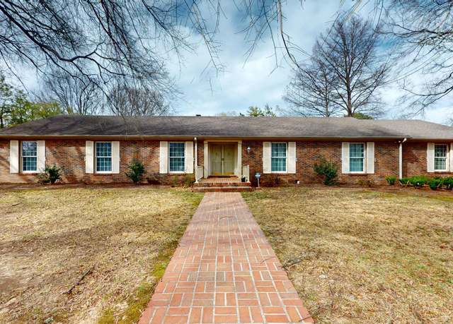 Property at 1010 Thorntree Dr, Dyersburg, TN 38024, 4 beds, 2.5 baths